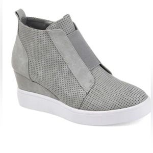 CLARA WEDGE SNEAKER